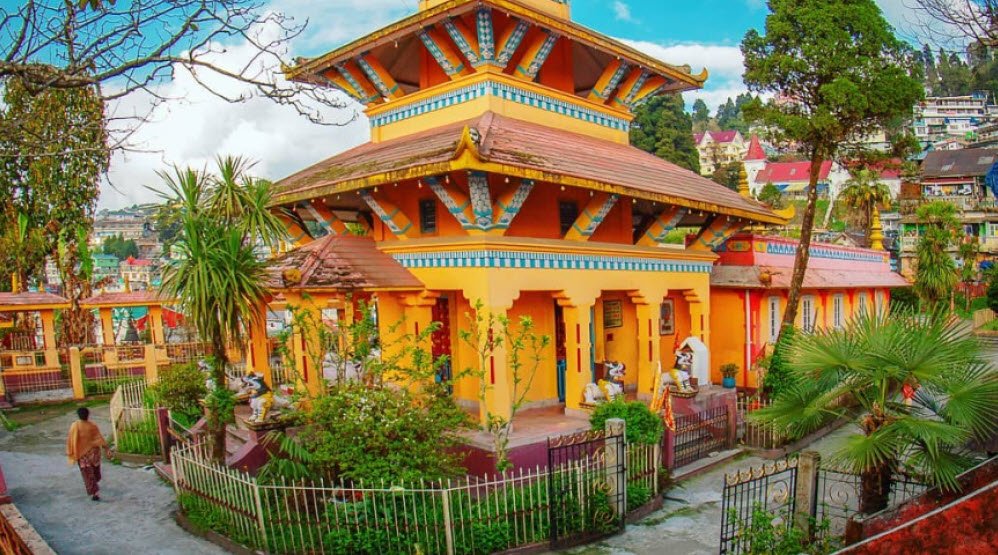 Dhirdham Temple, Darjeeling, West Bengal - Vushii.com Dhirdham Temple, Darjeeling, West Bengal - Vushii.com